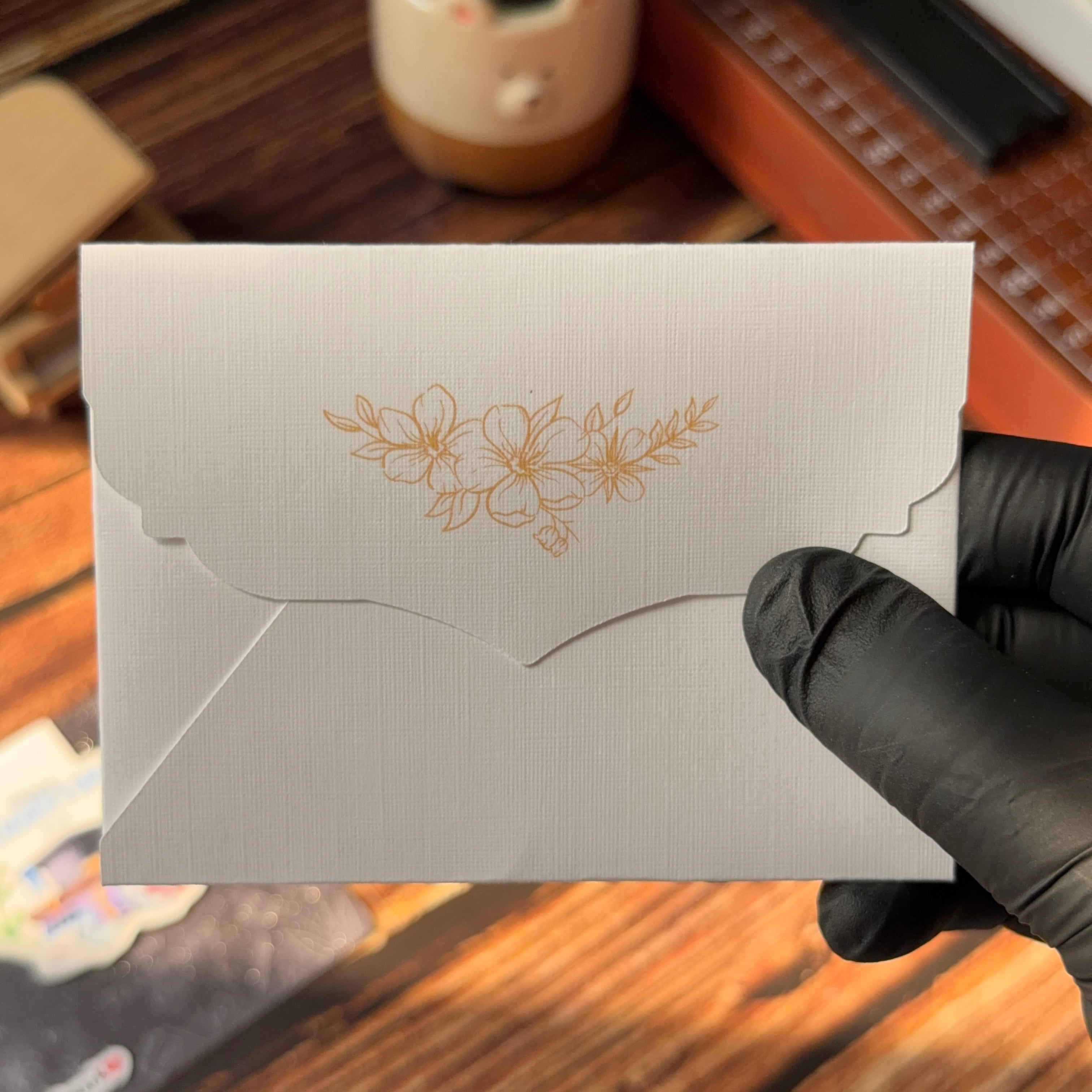 Envelope - White/Gold